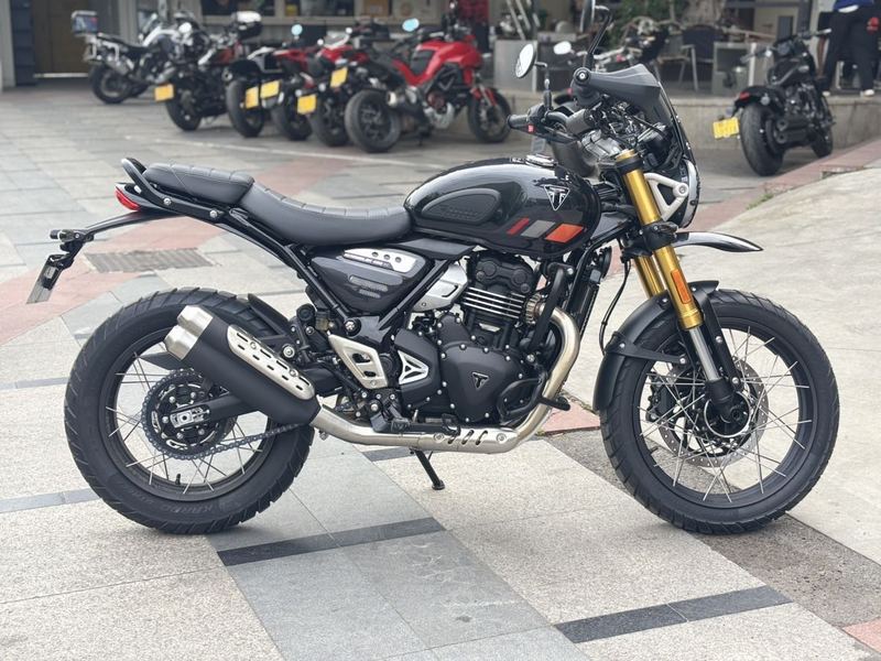 二手凯旋Scrambler 400 X