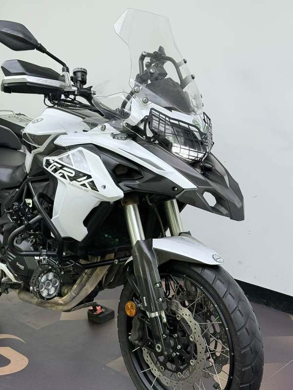 二手贝纳利金鹏 TRK502