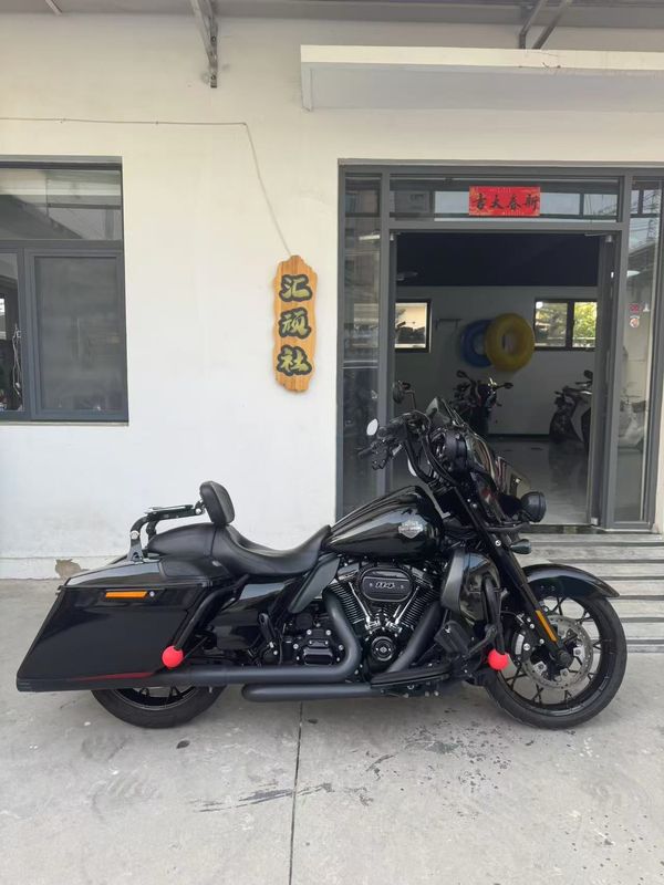 二手哈雷戴维森大道滑翔 Street Glide