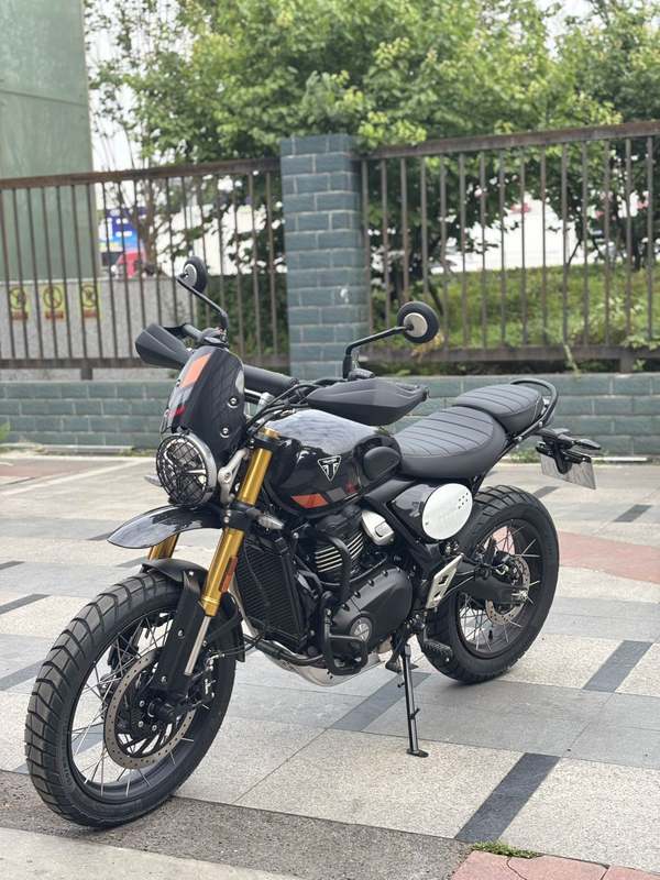 二手凯旋Scrambler 400 X