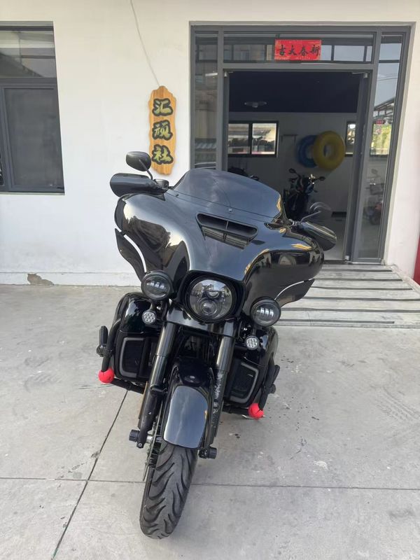 二手哈雷戴维森大道滑翔 Street Glide