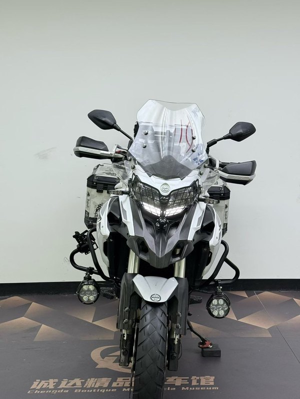 二手贝纳利金鹏 TRK502