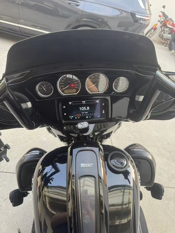 二手哈雷戴维森大道滑翔 Street Glide
