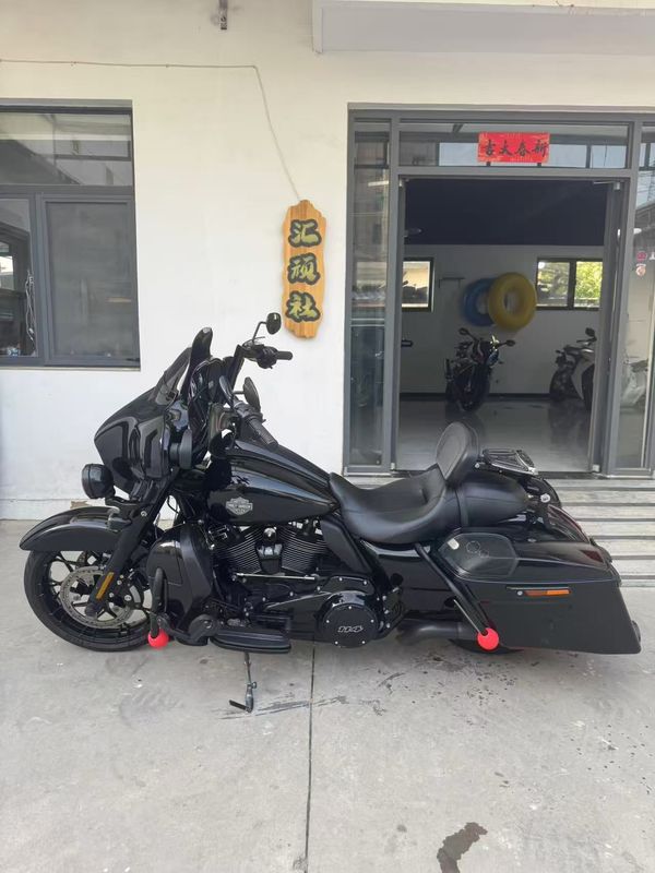 二手哈雷戴维森大道滑翔 Street Glide
