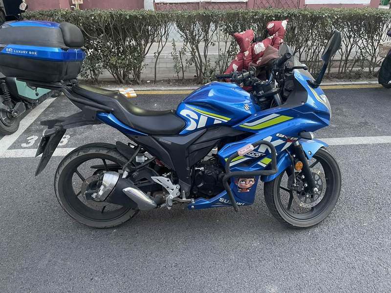二手济南铃木极客飒 Gixxer 155