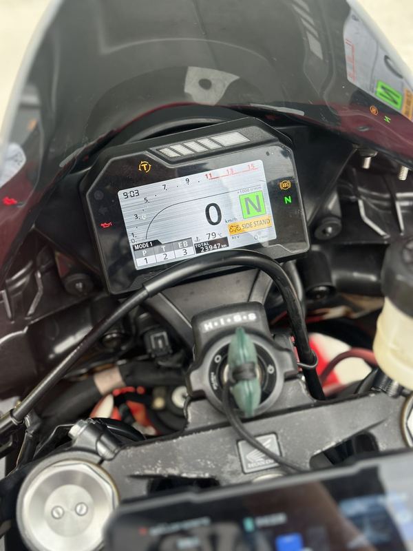二手本田CBR 1000 RR-R
