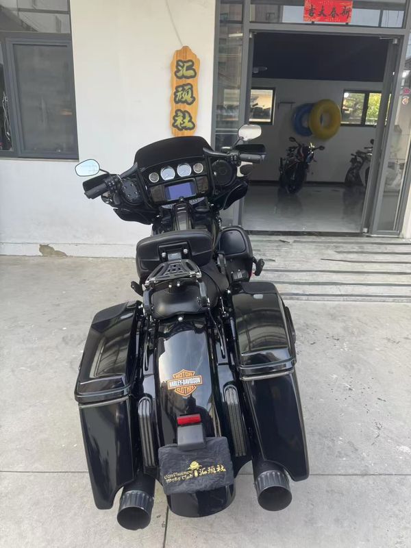 二手哈雷戴维森大道滑翔 Street Glide