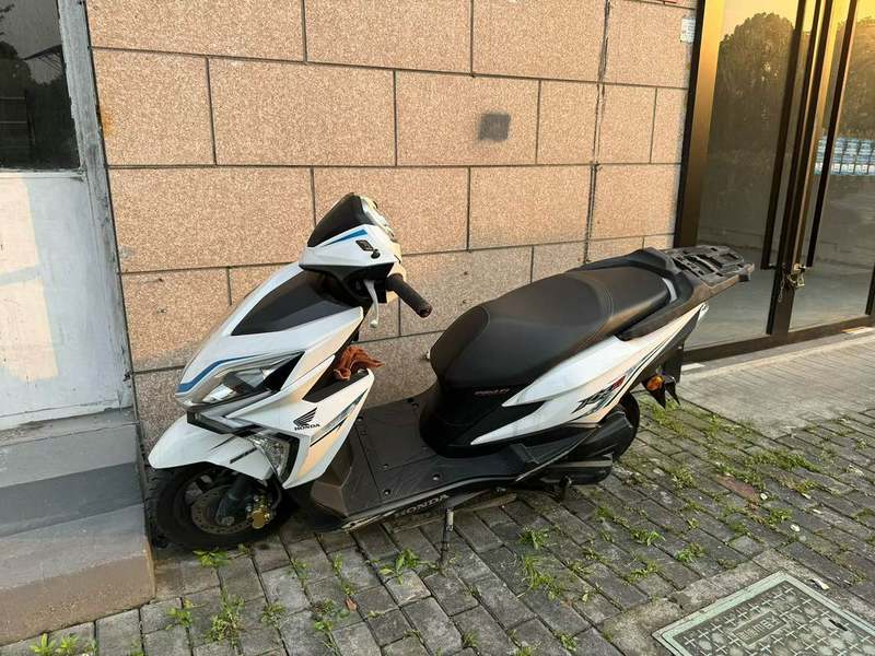 二手新大洲本田裂行 RX125Fi