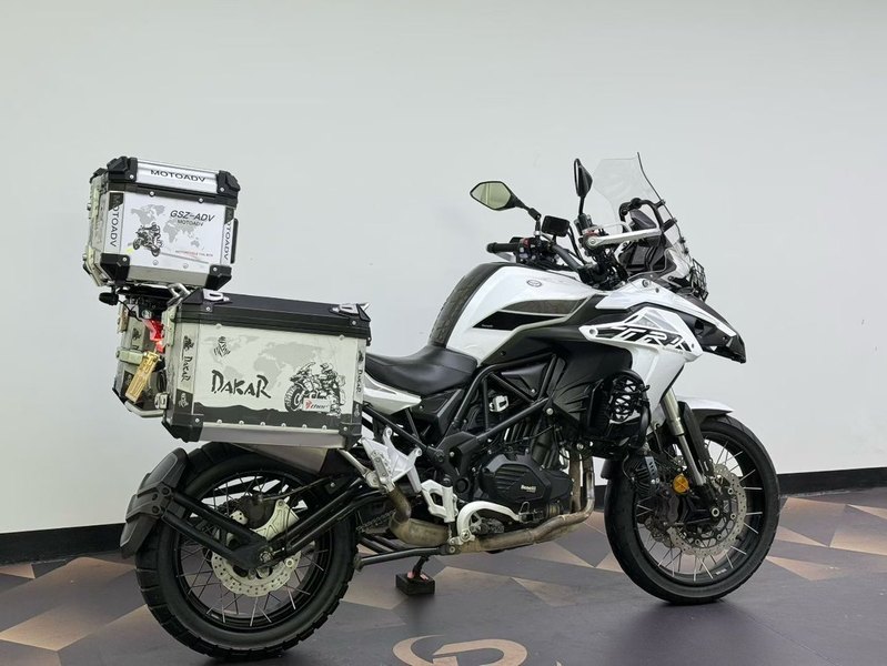 二手贝纳利金鹏 TRK502
