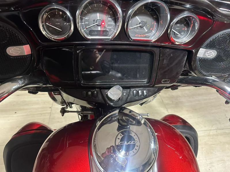 二手哈雷戴维森大道滑翔 Street Glide