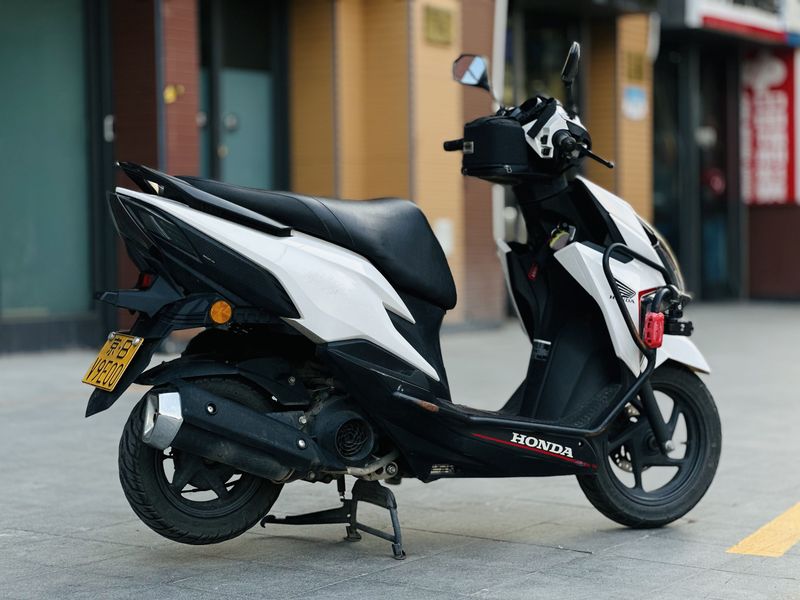 二手新大洲本田裂行 RX125Fi