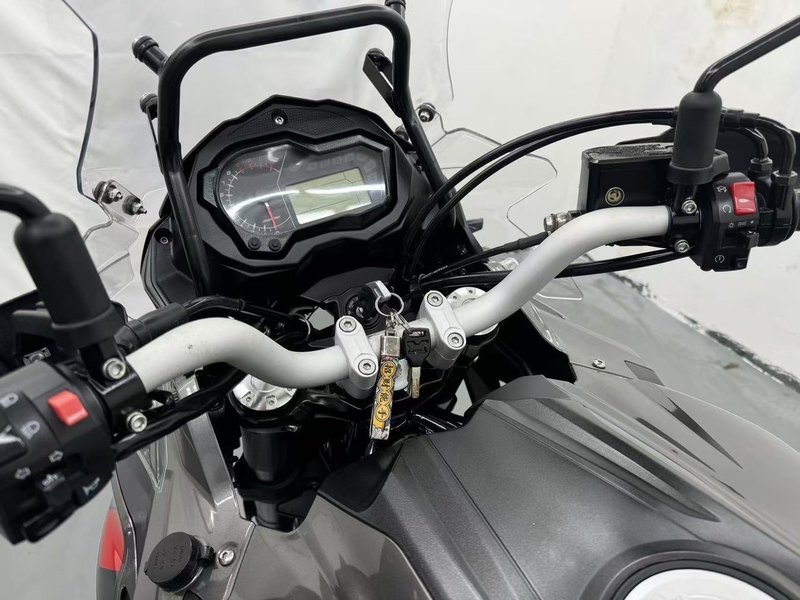 二手贝纳利金鹏 TRK502