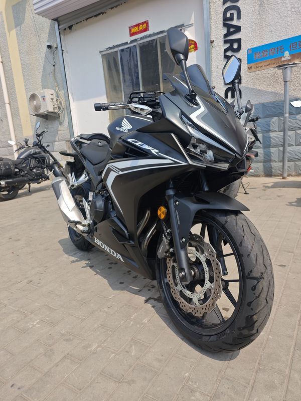 二手本田CBR400R