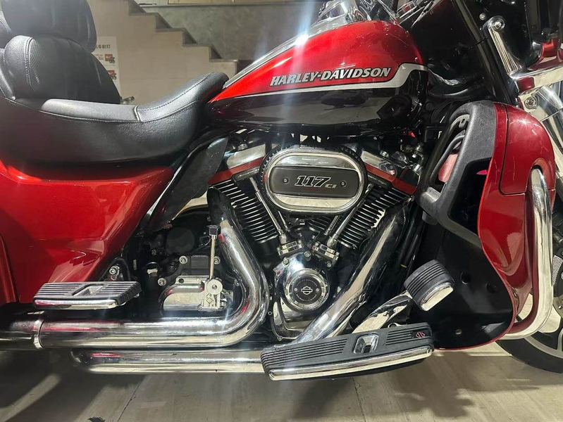 二手哈雷戴维森大道滑翔 Street Glide