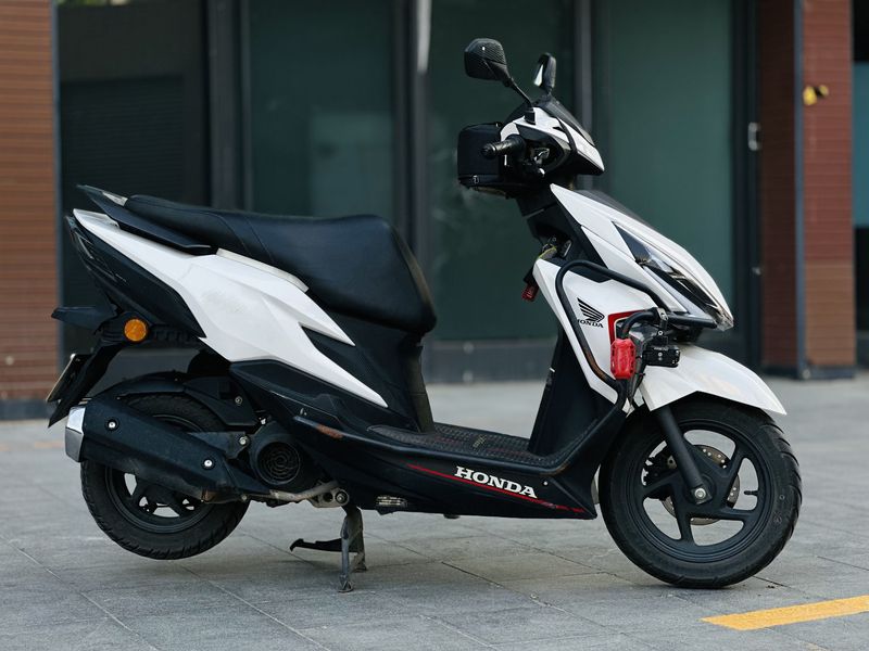 二手新大洲本田裂行 RX125Fi