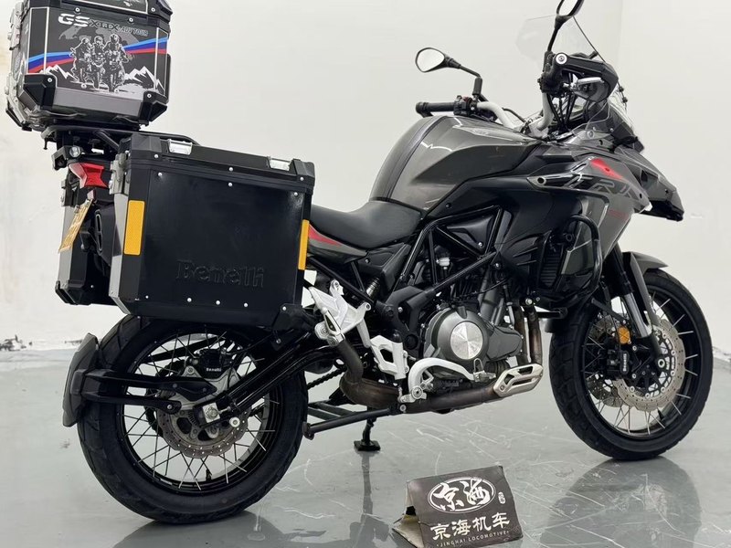 二手贝纳利金鹏 TRK502