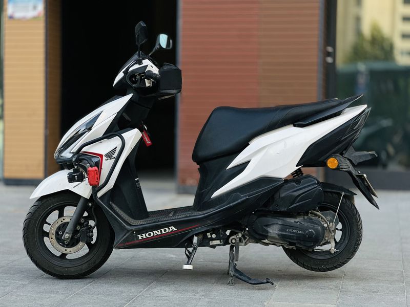 二手新大洲本田裂行 RX125Fi