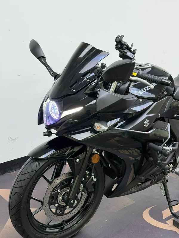 二手豪爵铃木GSX250R