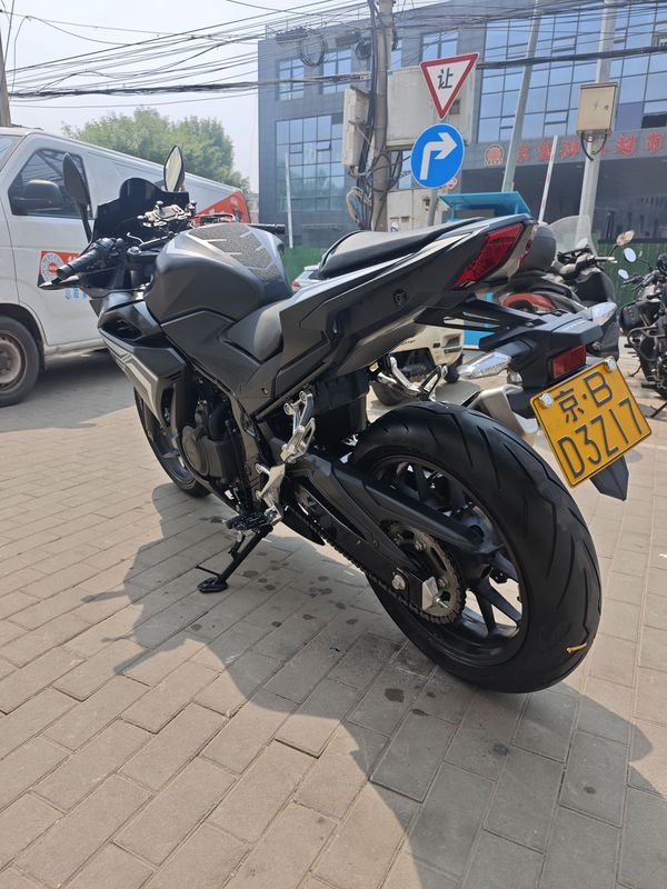 二手本田CBR400R