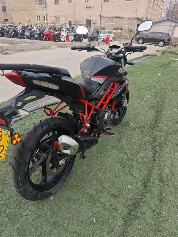 二手贝纳利红宝龙 TNT150i