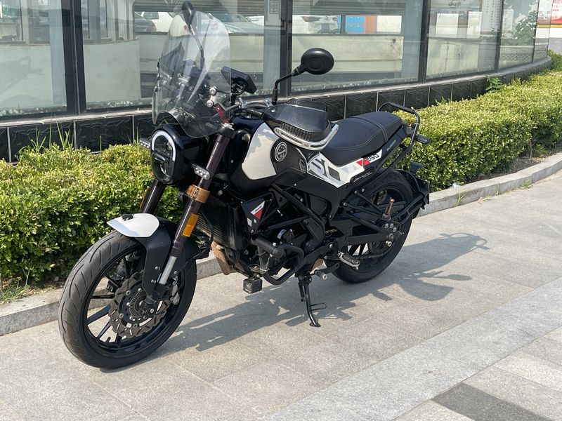 二手贝纳利幼狮 Leoncino 250