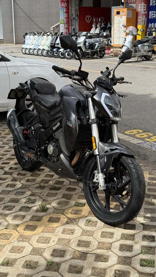 二手贝纳利小迅龙 BN150S