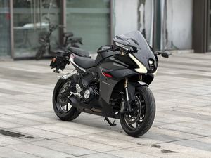 二手贝纳利龙卷风 Tornado 552R