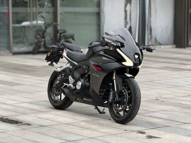 二手贝纳利龙卷风 Tornado 552R