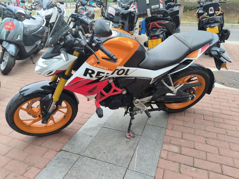 二手五羊本田CB190R 暴锋眼