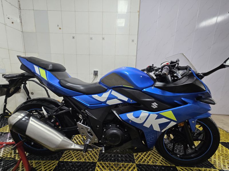 二手豪爵铃木GSX250R