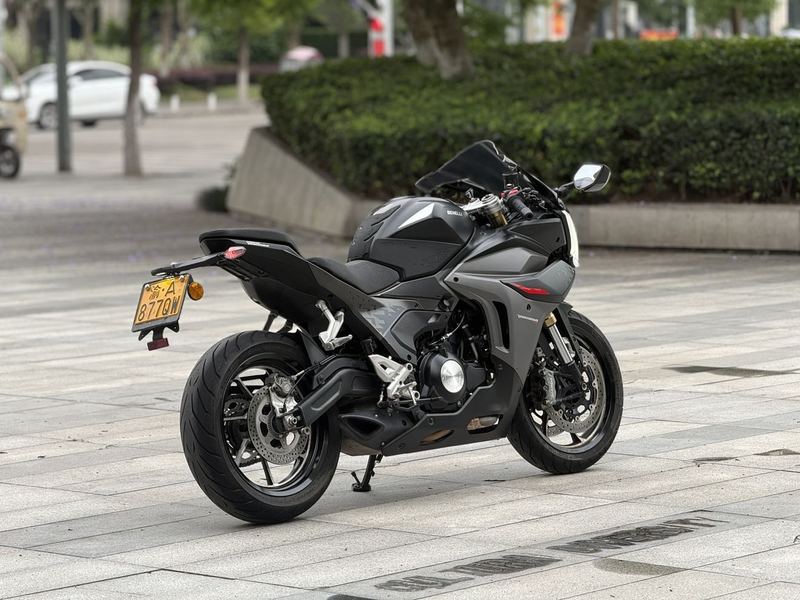 二手贝纳利龙卷风 Tornado 552R