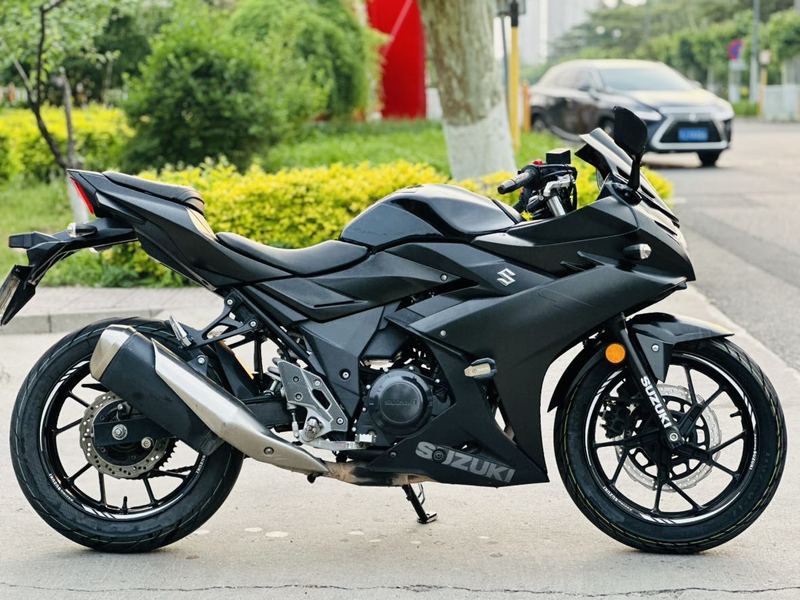 二手豪爵铃木GSX250R