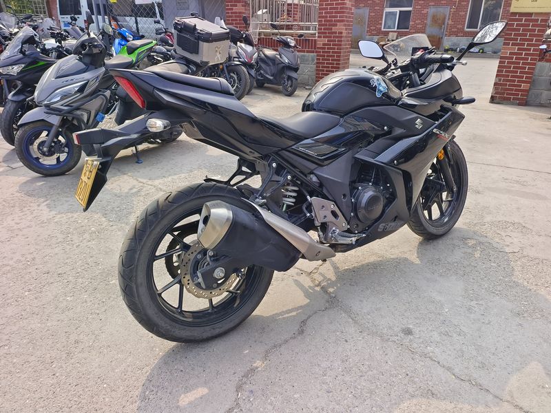 二手豪爵铃木GSX250R