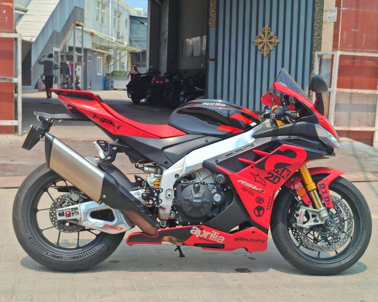 二手阿普利亚RSV4