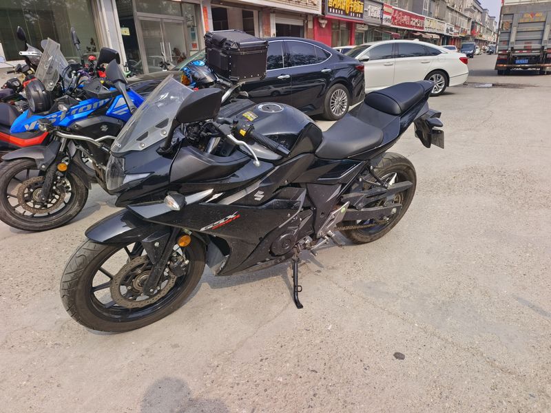 二手豪爵铃木GSX250R