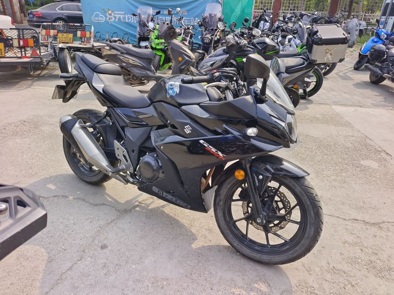 二手豪爵铃木GSX250R