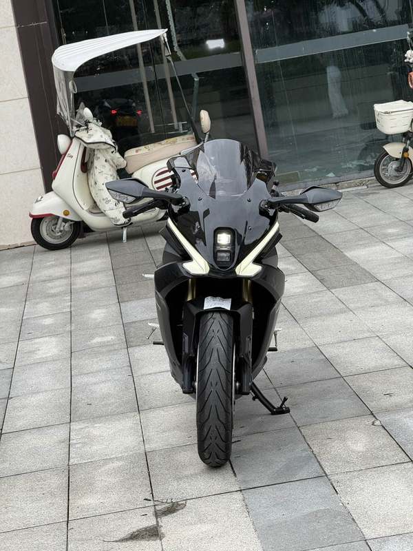 二手贝纳利龙卷风 Tornado 552R