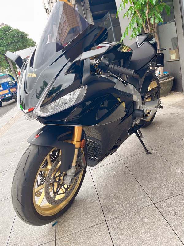 二手阿普利亚RSV4
