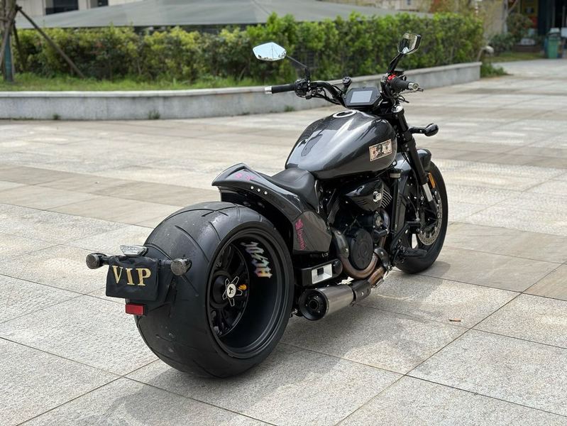 二手香帅金刚狼800S