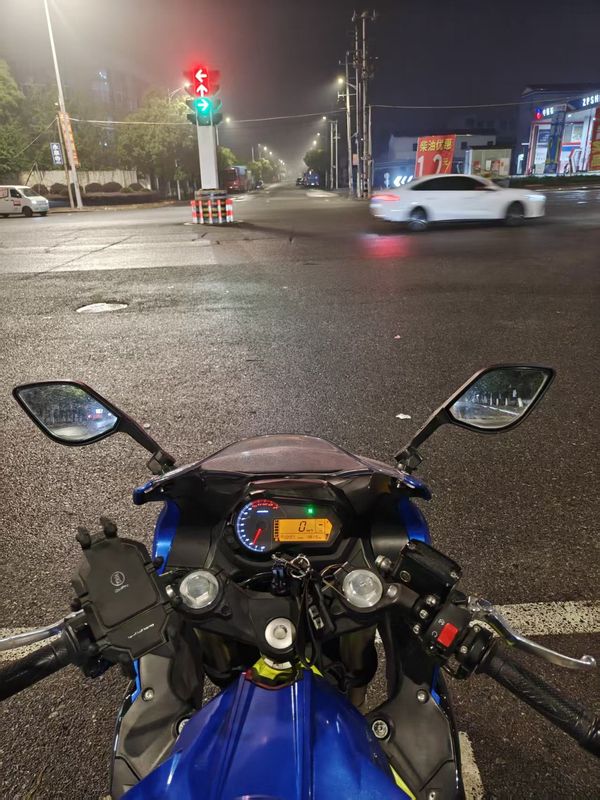 二手贝纳利龙卷风 Tornado 302R