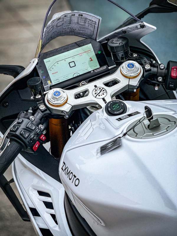 二手张雪机车820RR