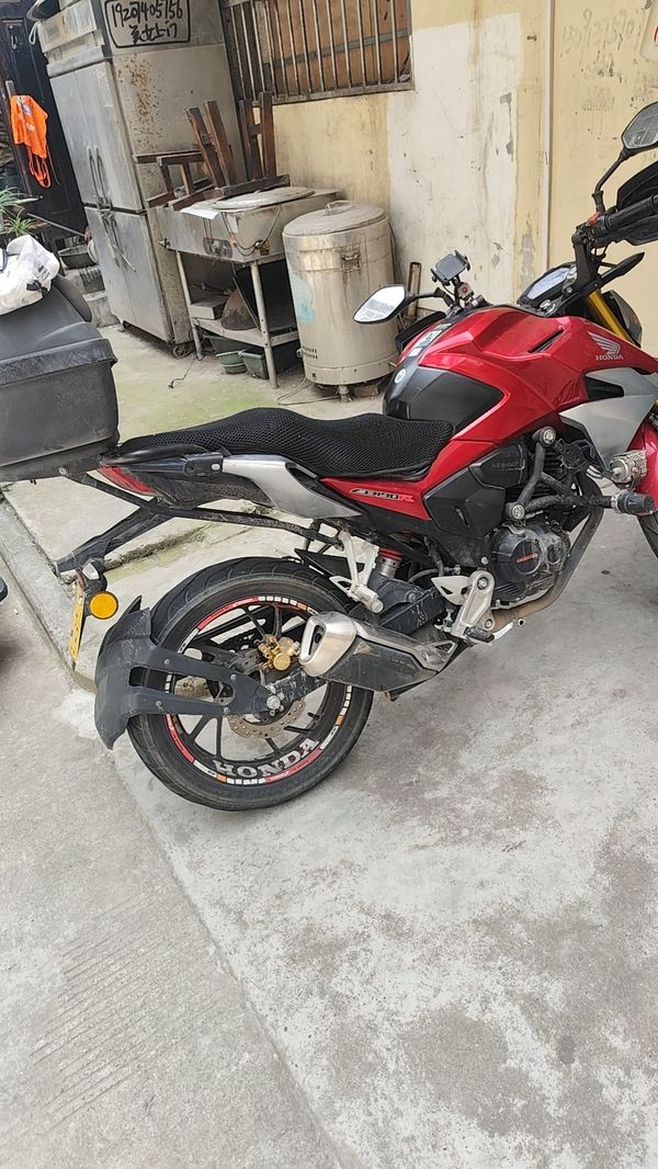 二手五羊本田CB190R 暴锋眼