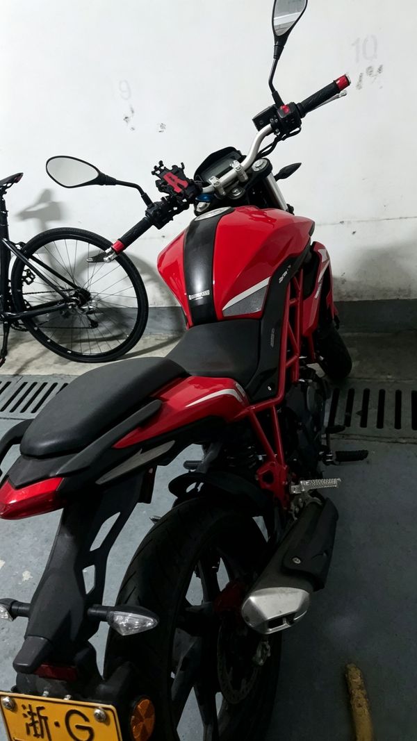 二手贝纳利红宝龙 TNT150i