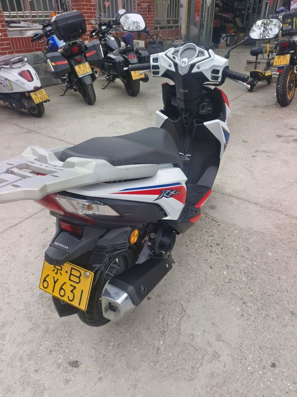 二手新大洲本田裂行 RX125Fi