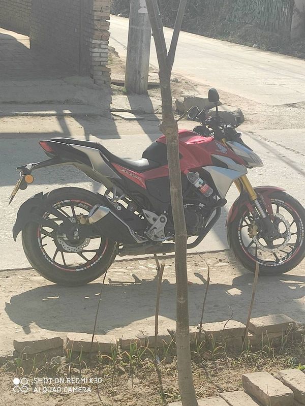 二手五羊本田CB190R 暴锋眼