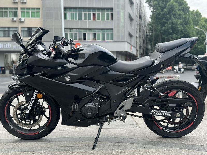 二手豪爵铃木GSX250R
