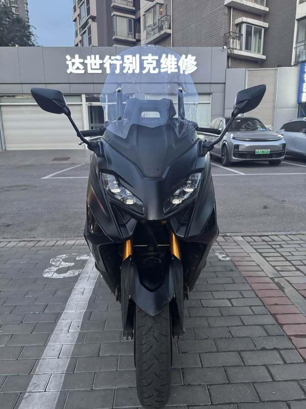 二手雅马哈TMAX