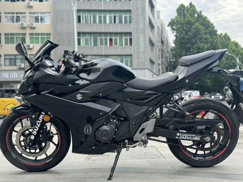 二手豪爵铃木GSX250R