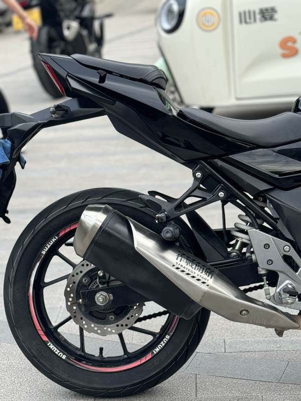 二手豪爵铃木GSX250R