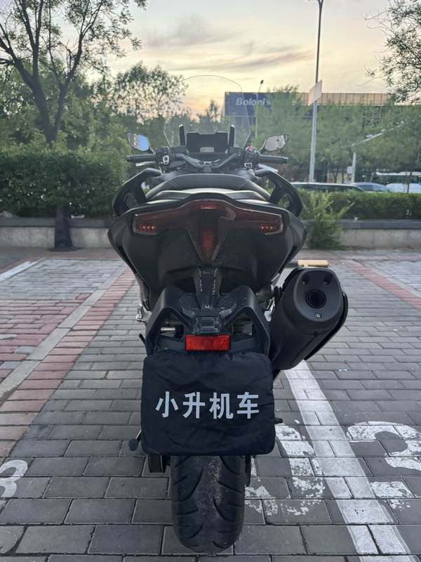 二手雅马哈TMAX